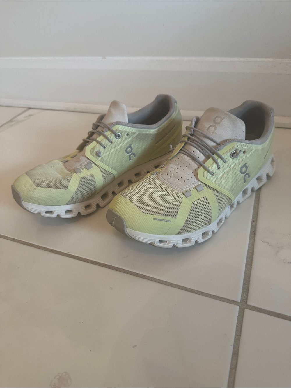 On Cloud Sneakers - Pale Green & Gray - Size 11 Never Worn Outdoors - Cloud 5s!